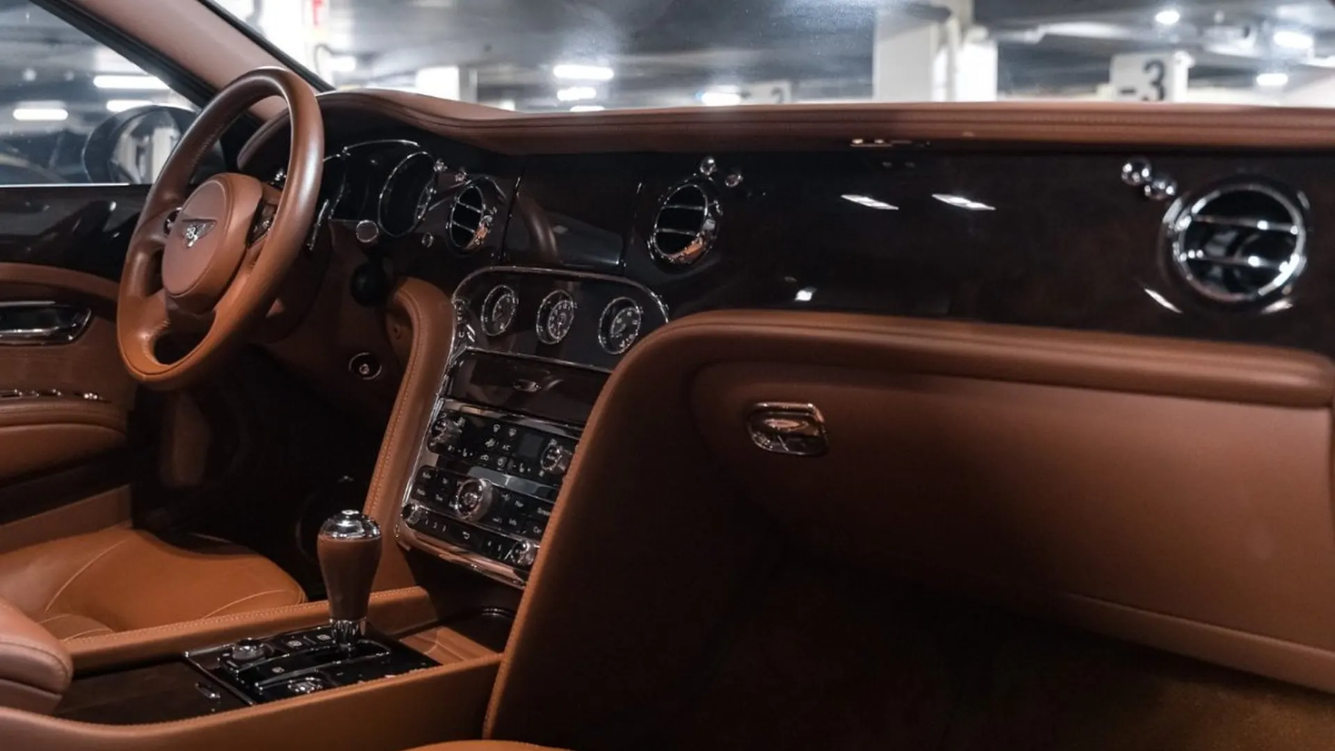 Bentley Mulsanne — photo 39