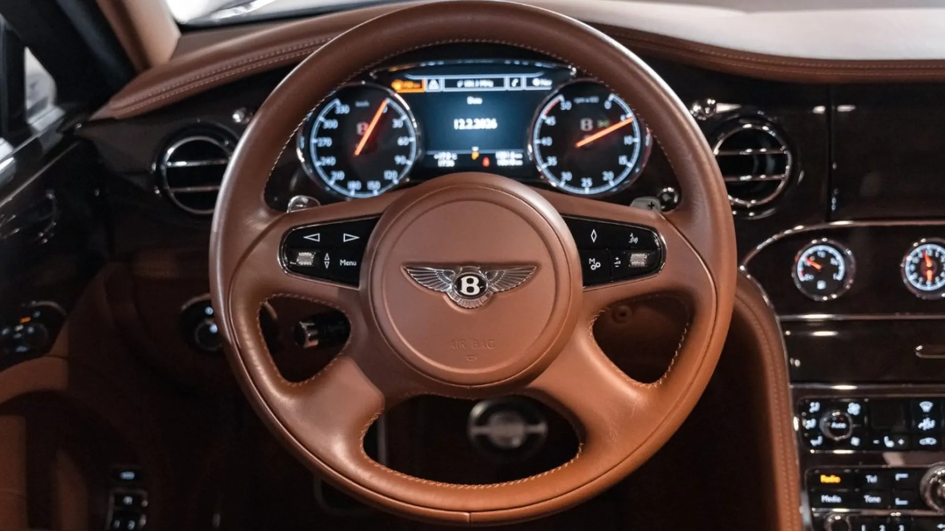 Bentley Mulsanne — photo 28