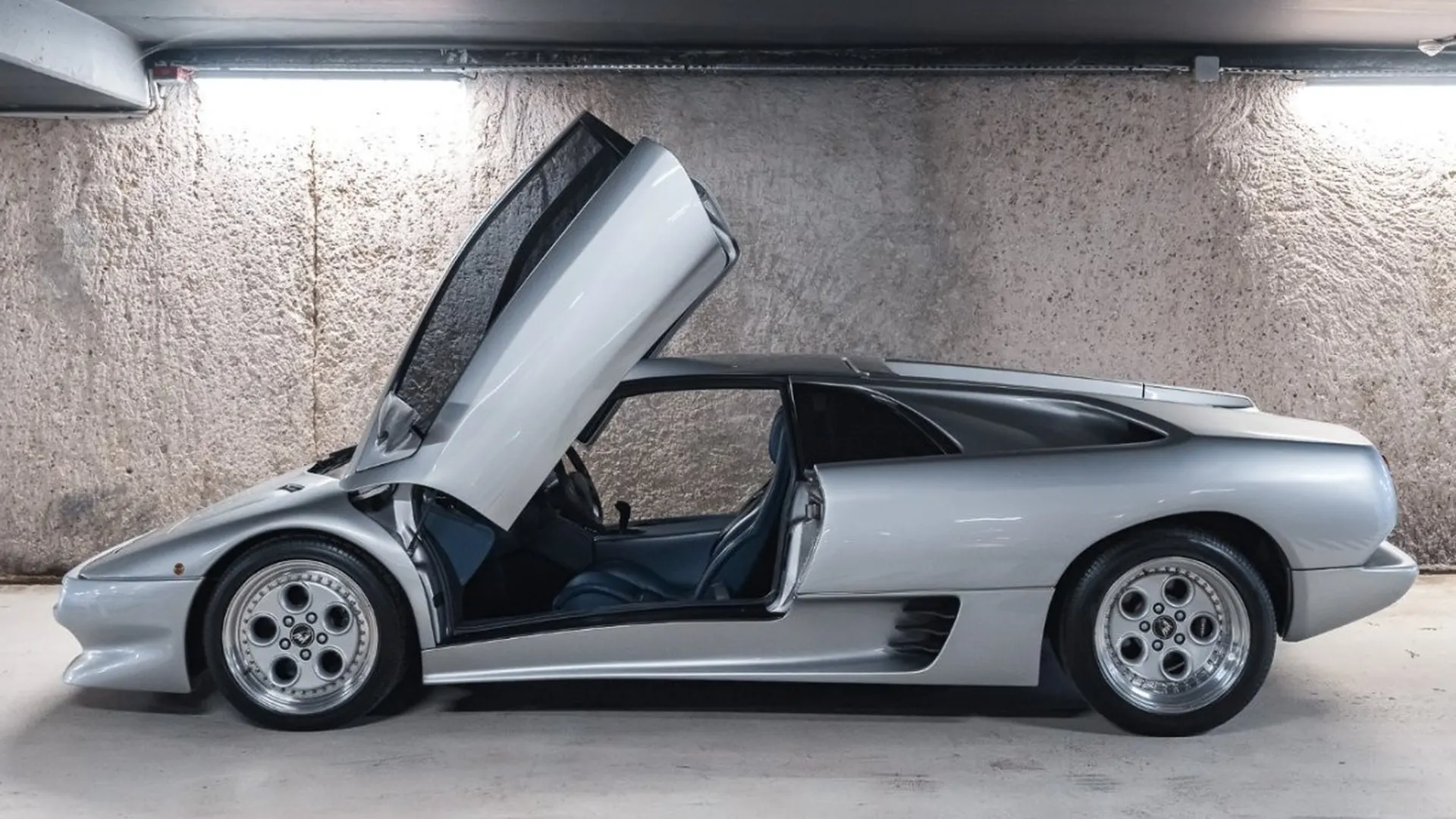 Lamborghini Diablo — photo 10
