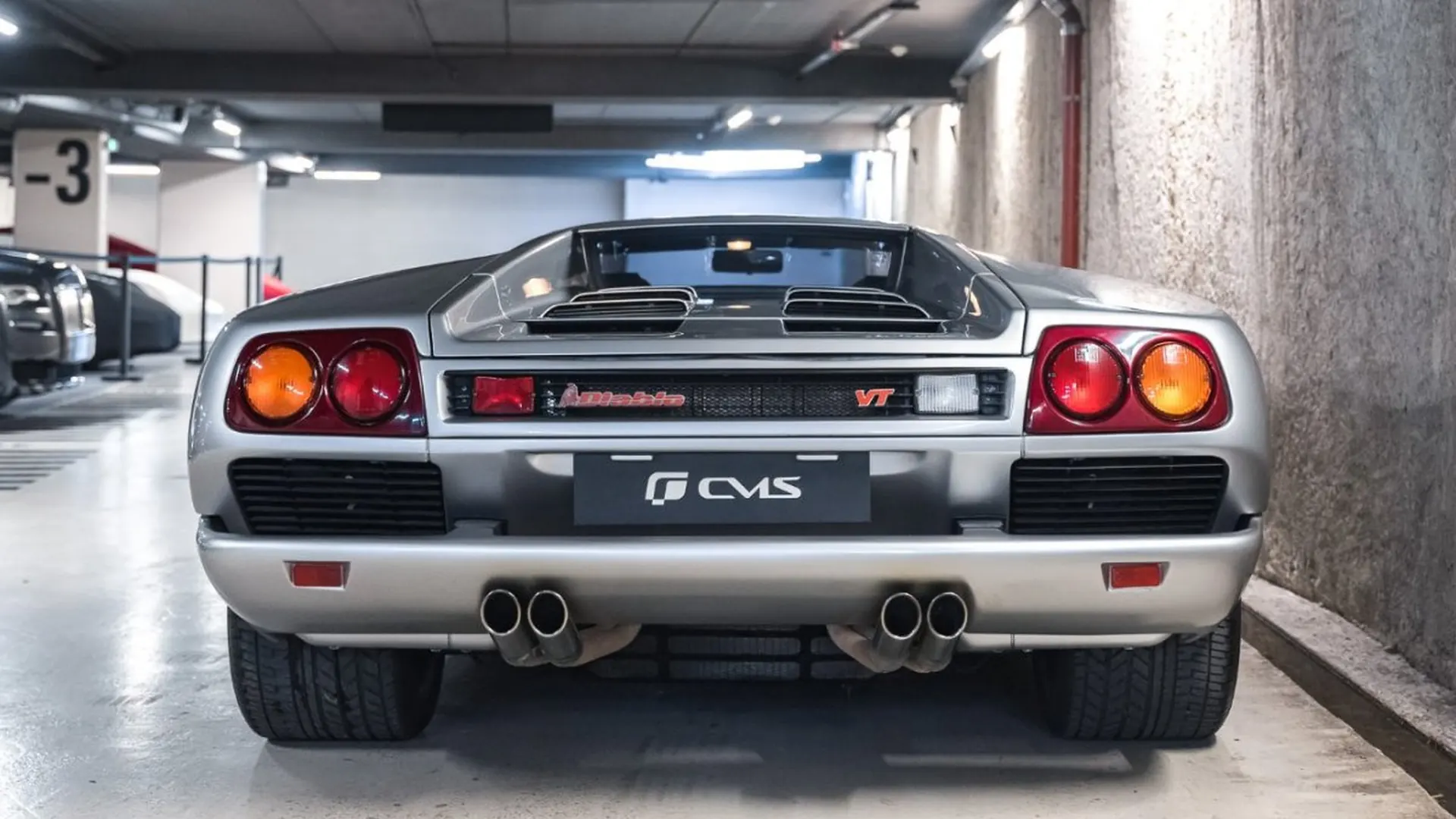 Lamborghini Diablo — photo 25