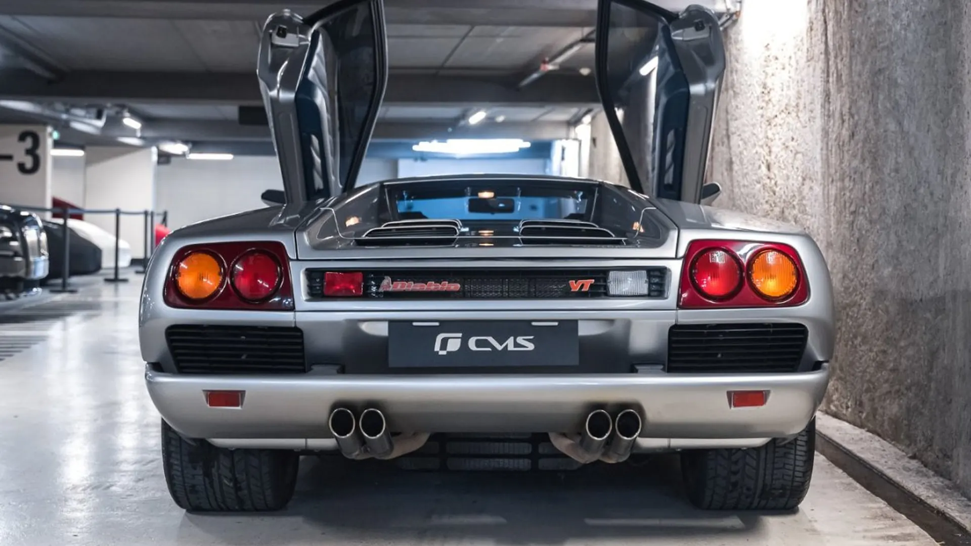 Lamborghini Diablo — photo 26