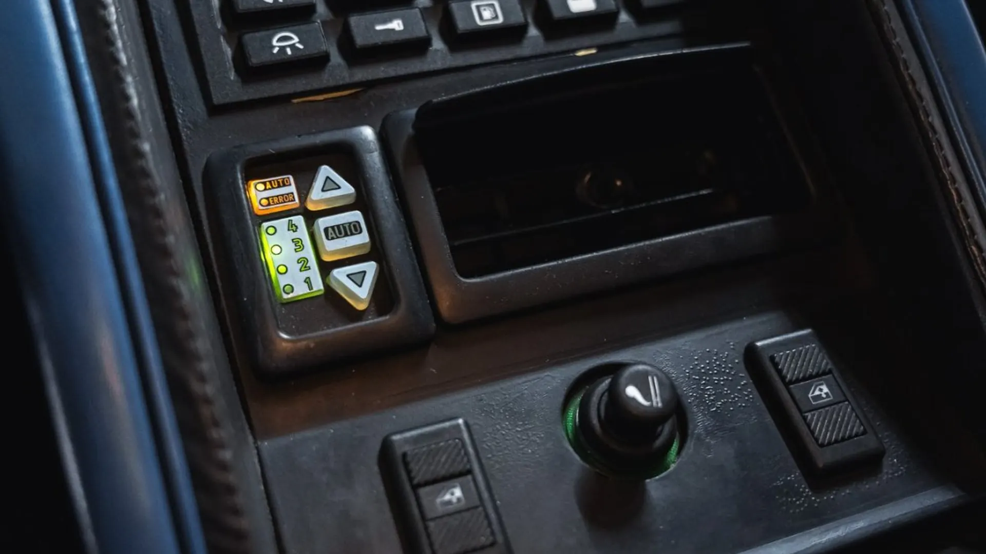 Lamborghini Diablo — photo 40