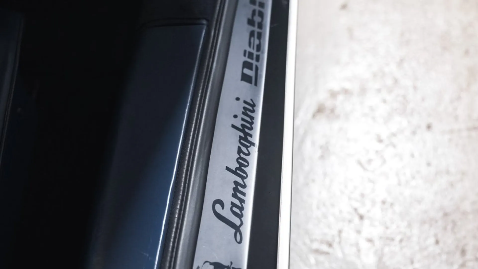 Lamborghini Diablo — photo 30