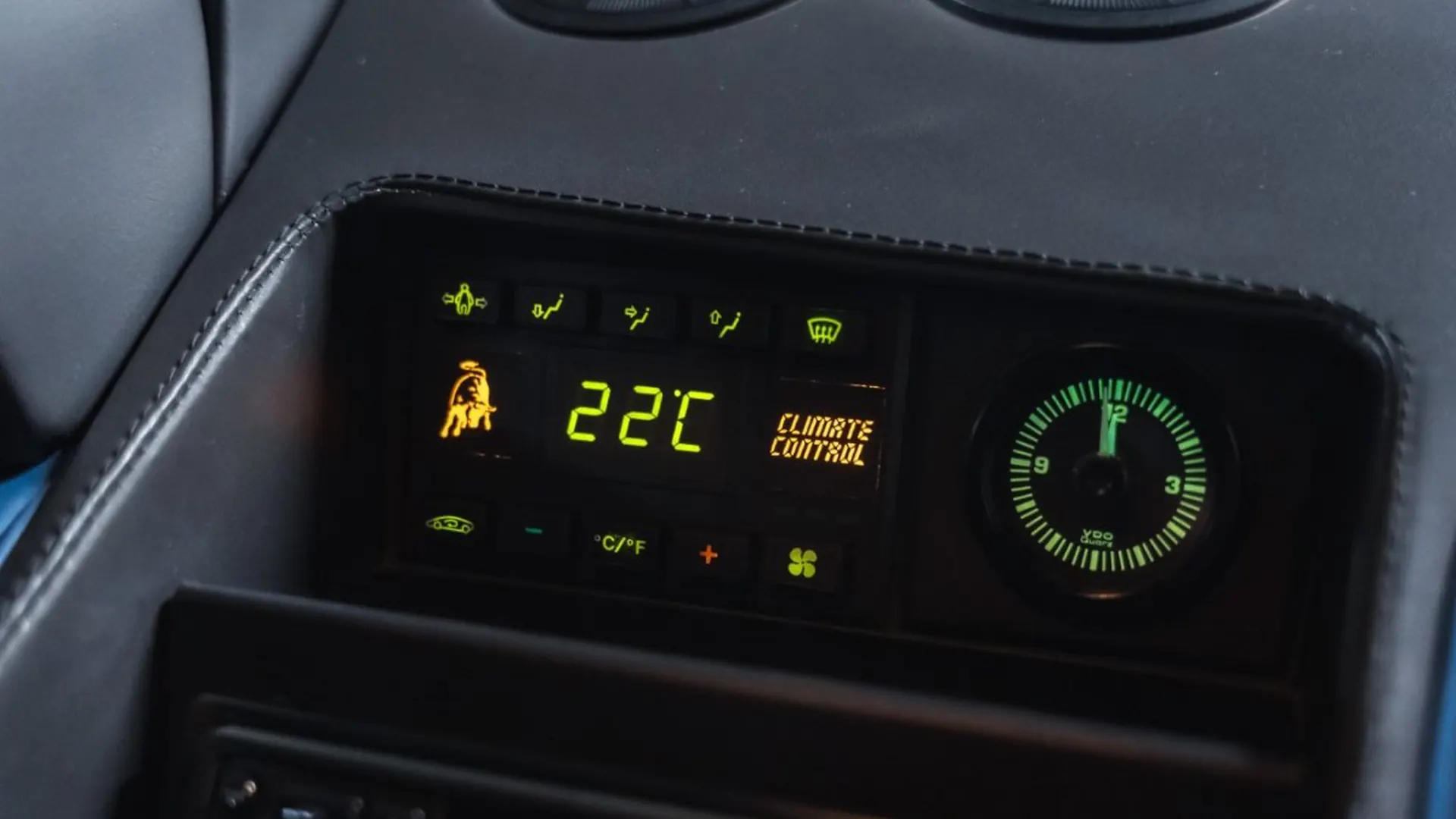 Lamborghini Diablo — photo 39