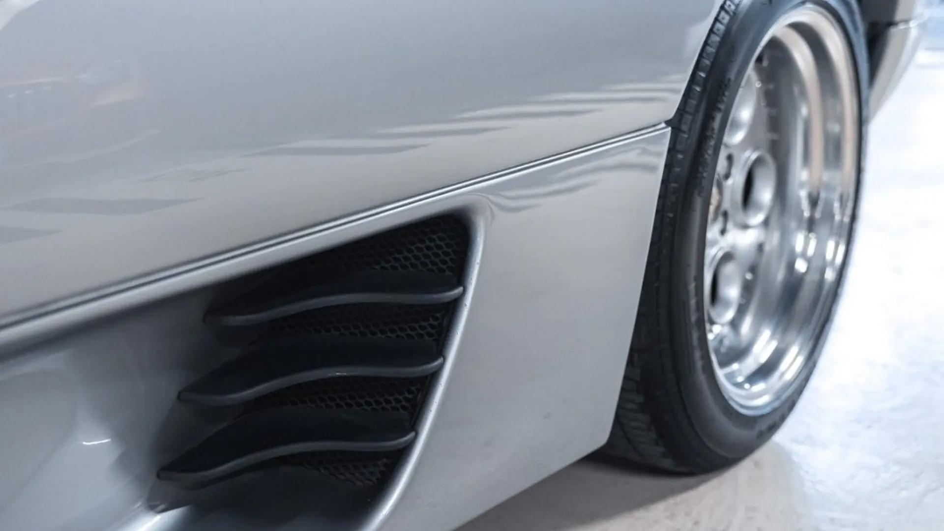 Lamborghini Diablo — photo 15