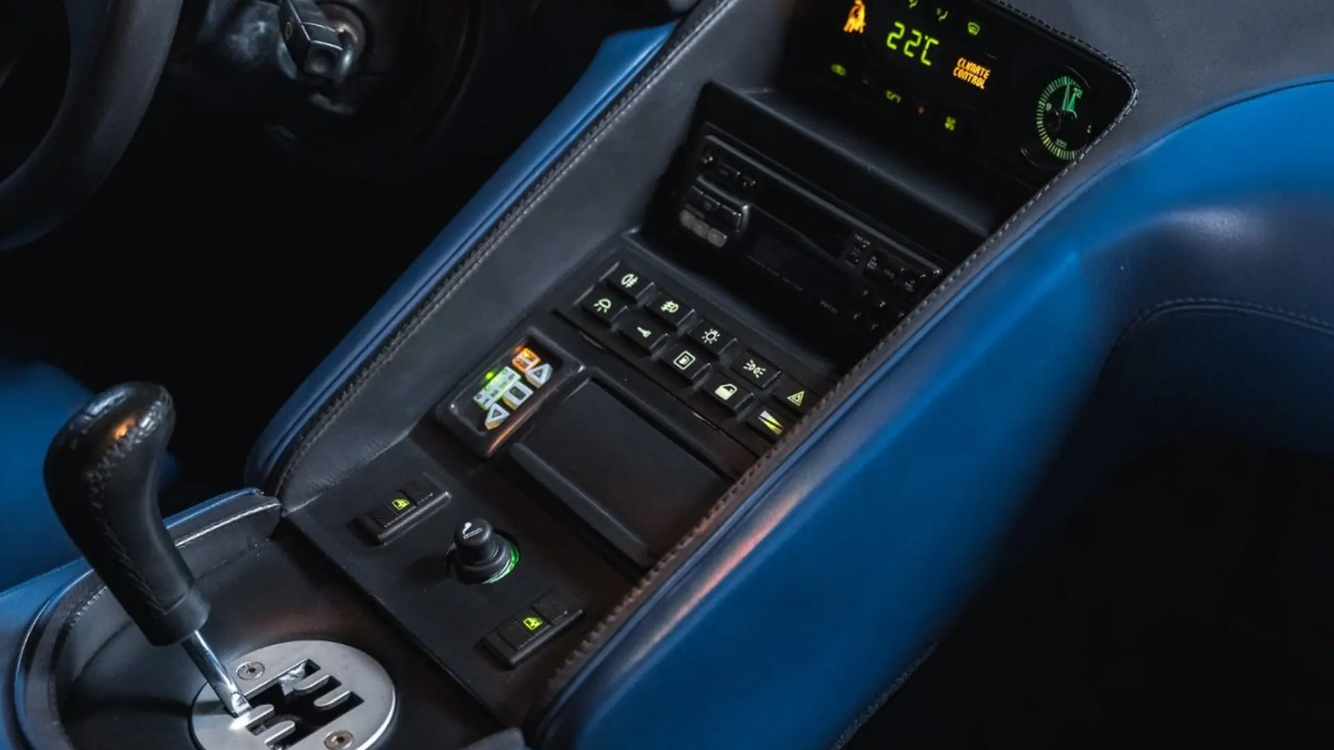 Lamborghini Diablo — photo 38