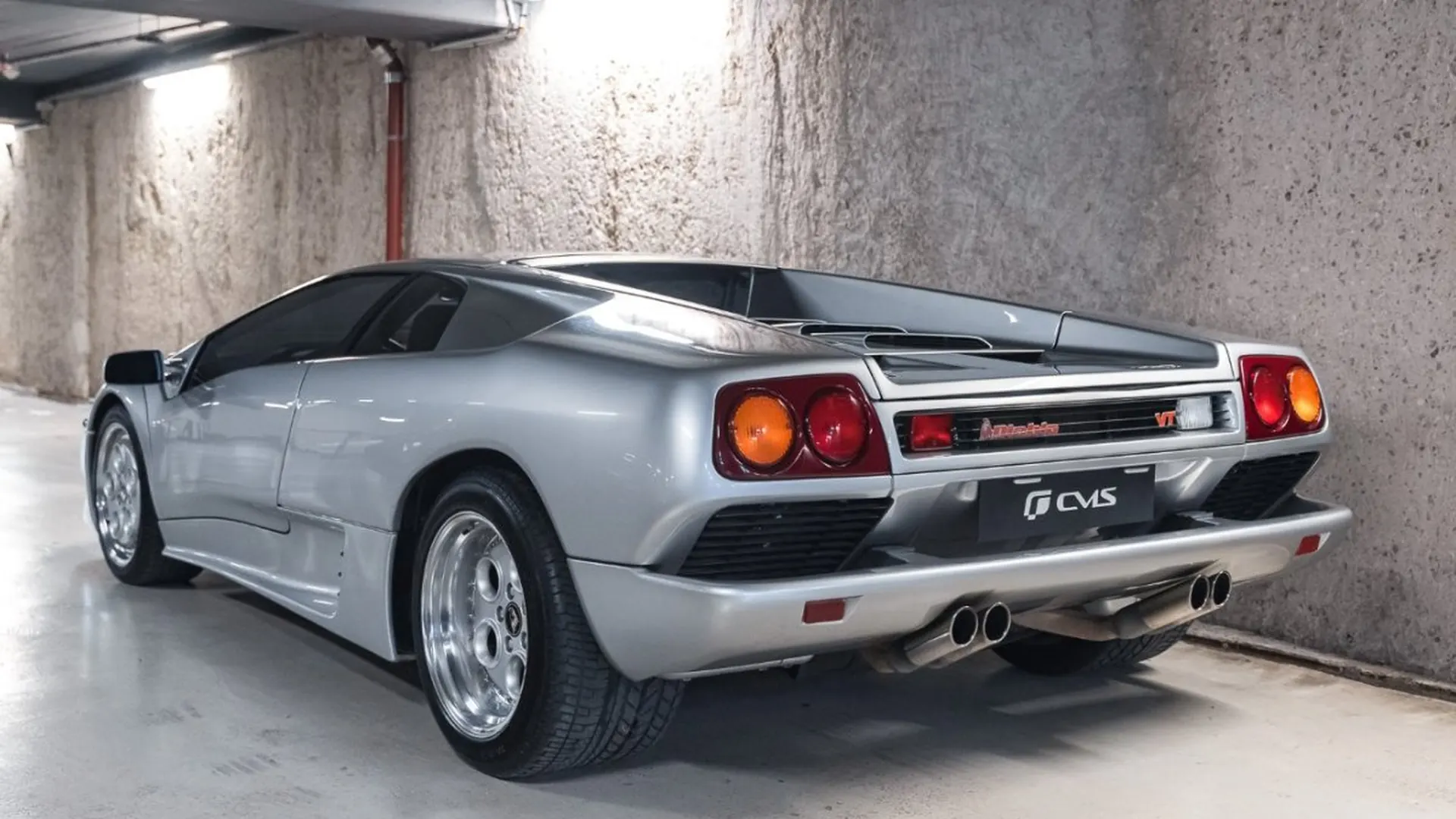 Lamborghini Diablo — photo 16