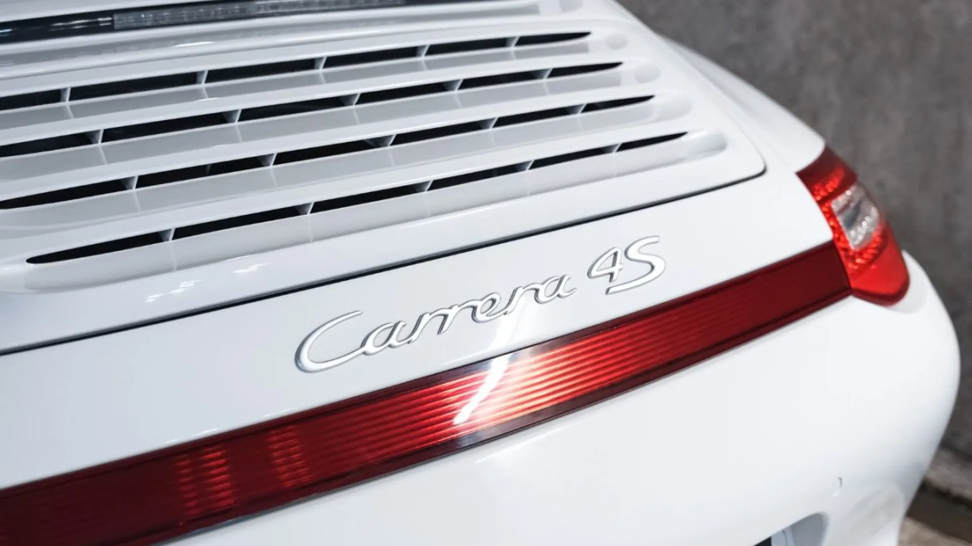 Porsche 911 — photo 16