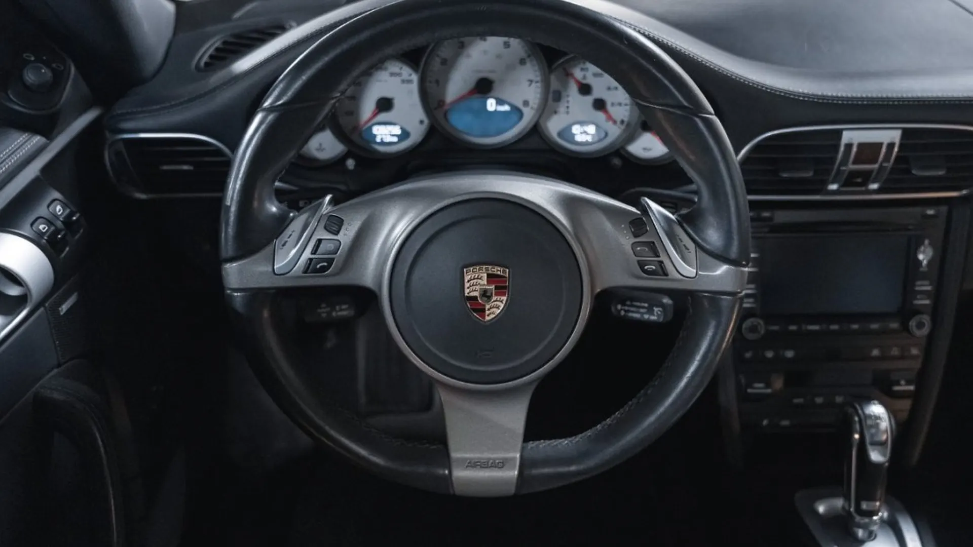 Porsche 911 — photo 29