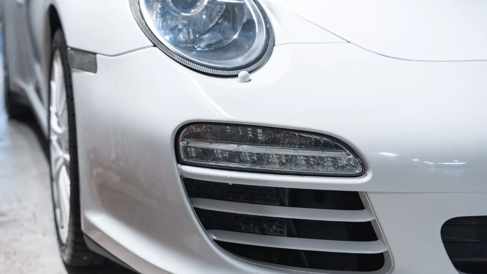 Porsche 911 — photo 6