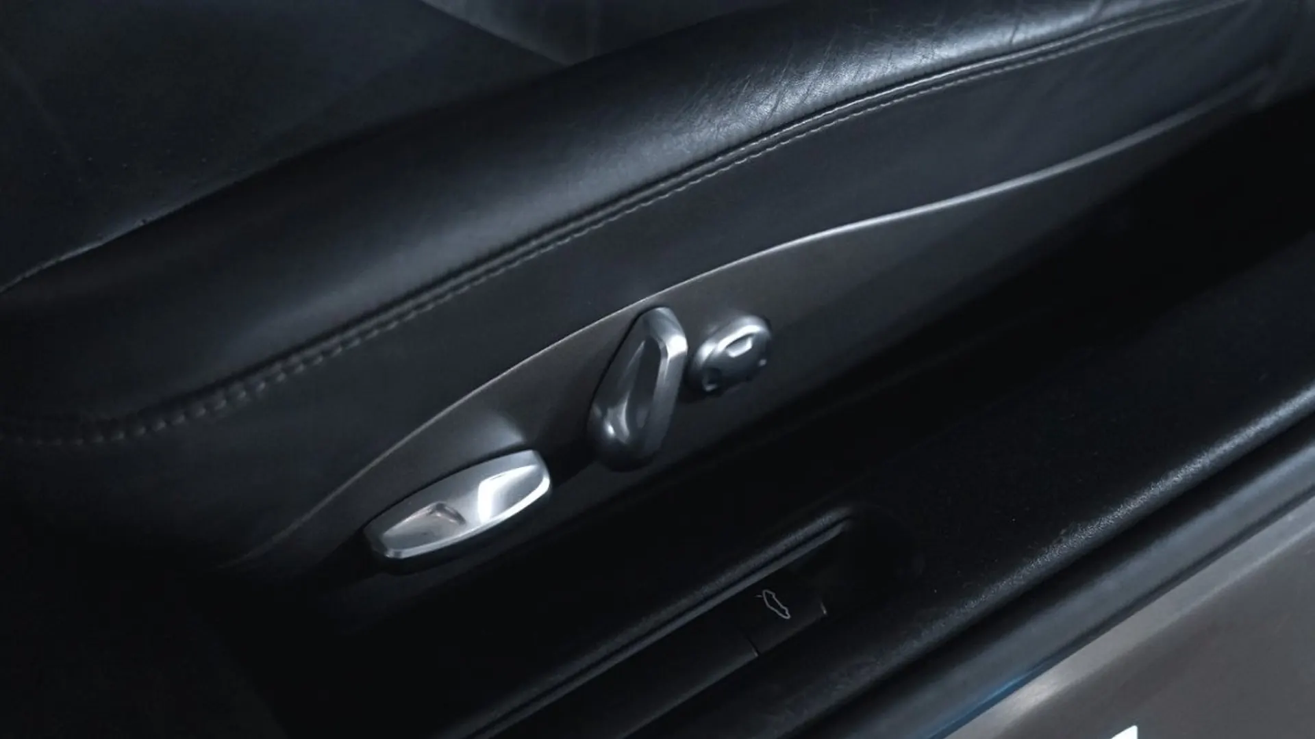 Porsche 911 — photo 24