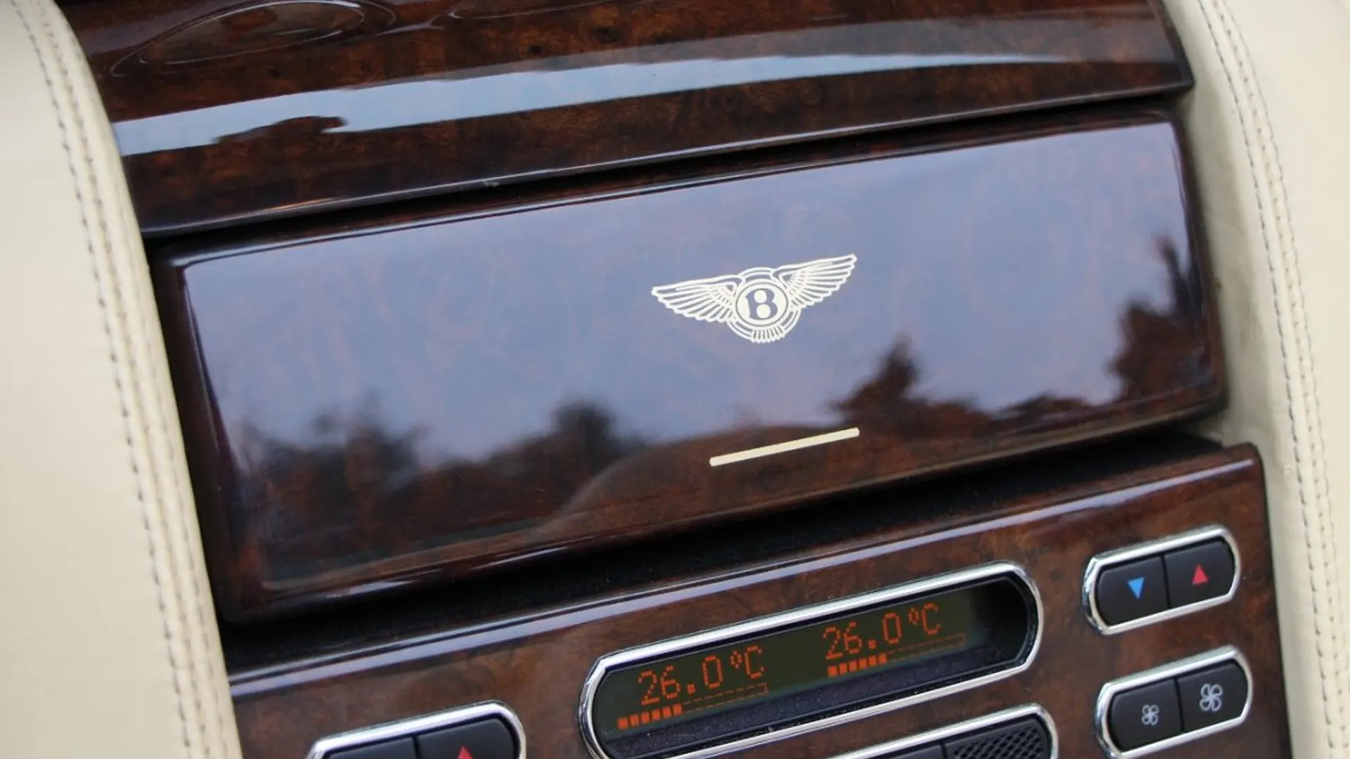 Bentley Azure — photo 18