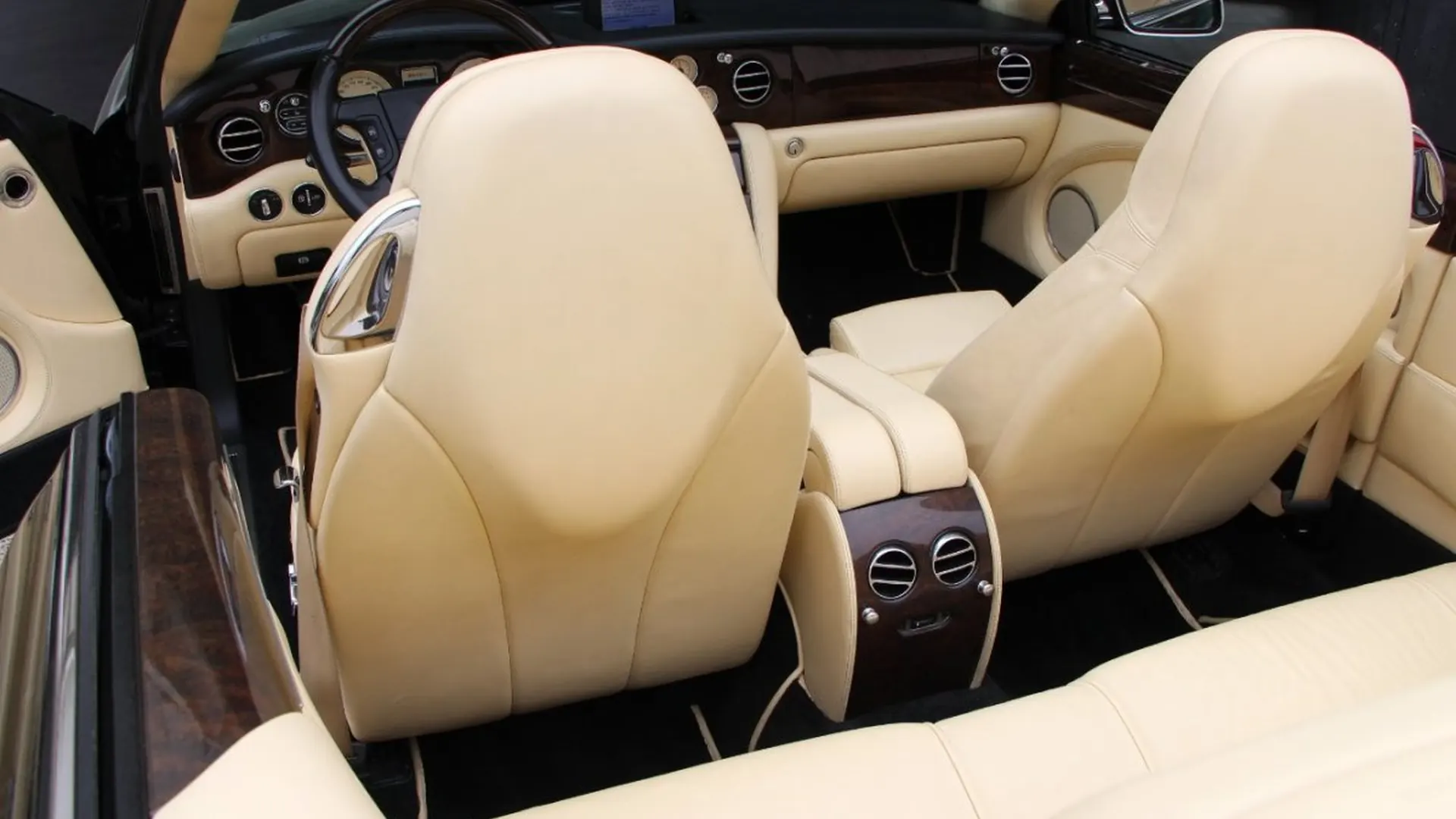 Bentley Azure — photo 14
