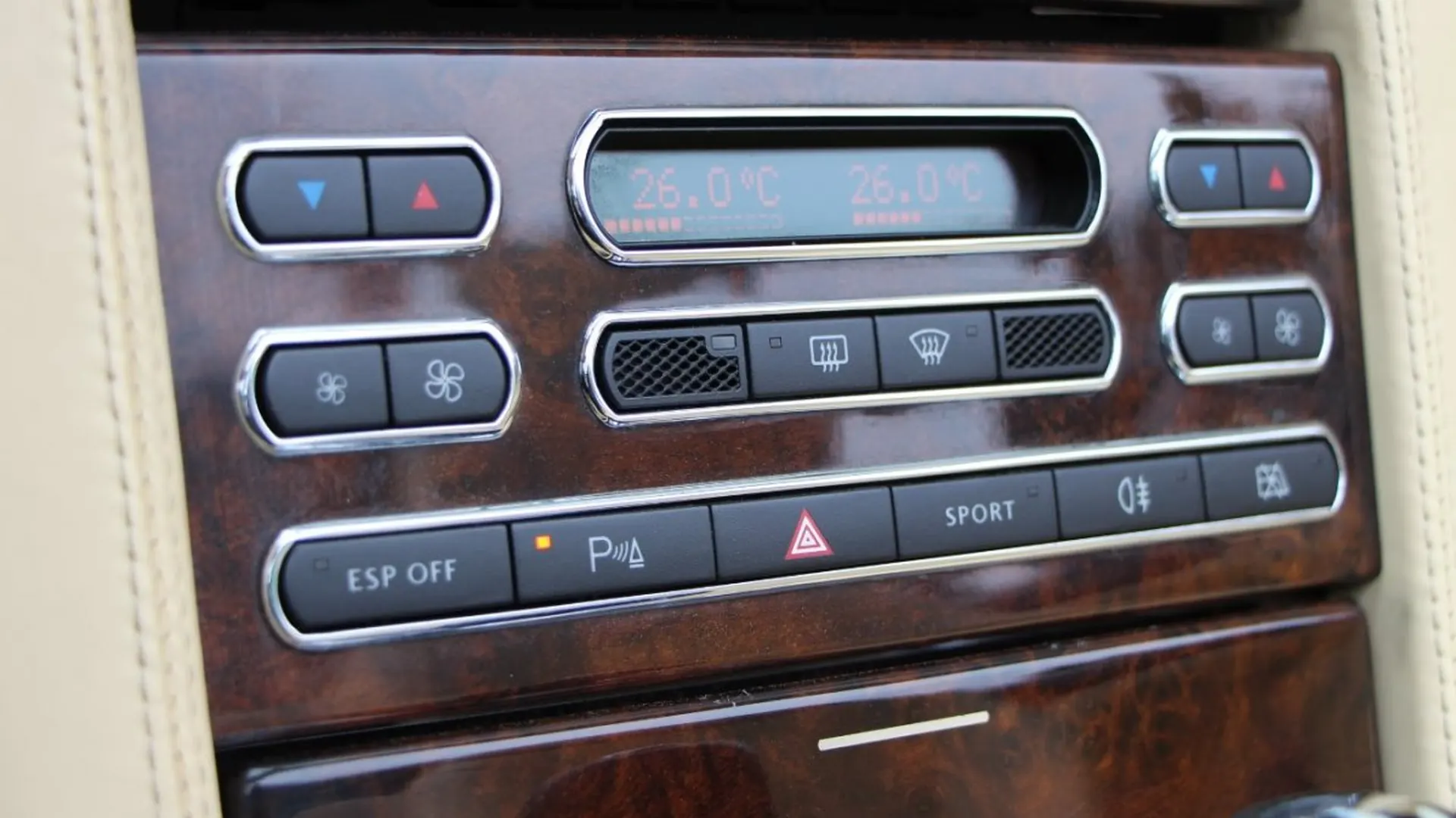 Bentley Azure — photo 19