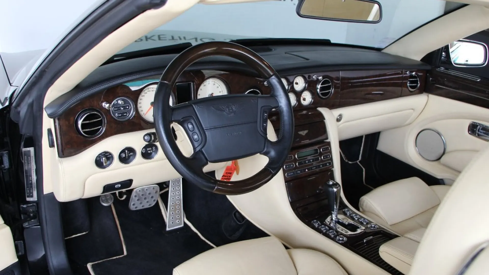 Bentley Azure — photo 6