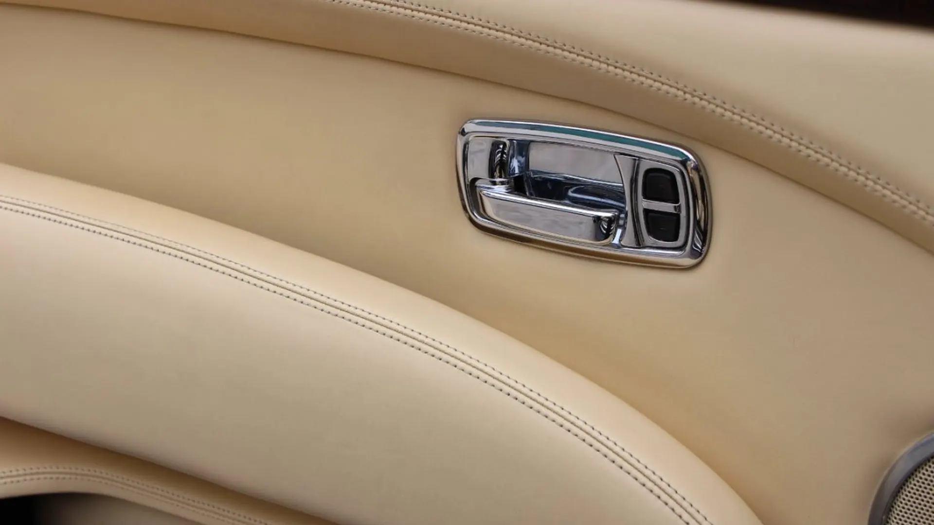 Bentley Azure — photo 21