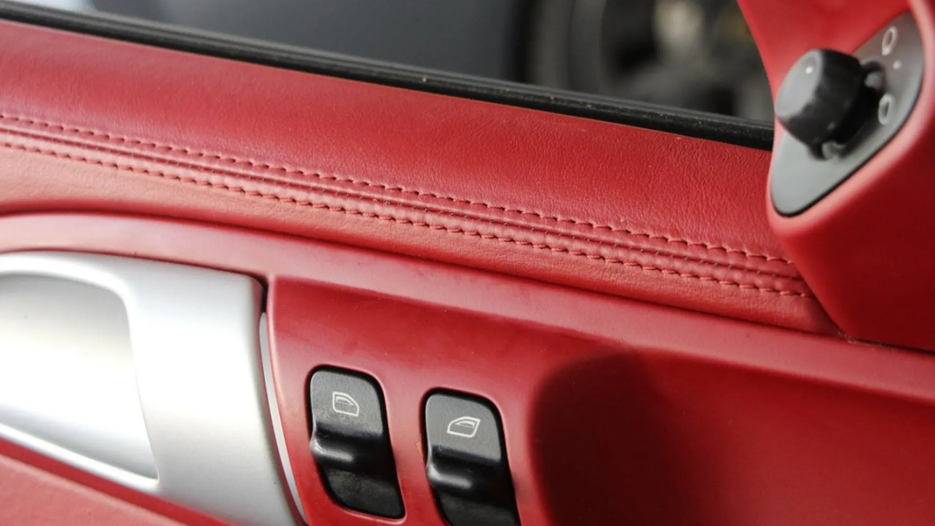 Porsche 911 — photo 23
