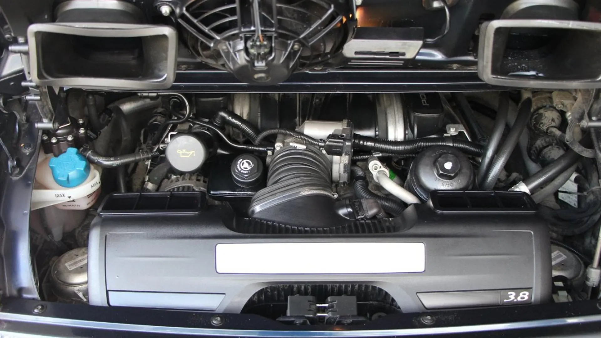 Porsche 911 — photo 28