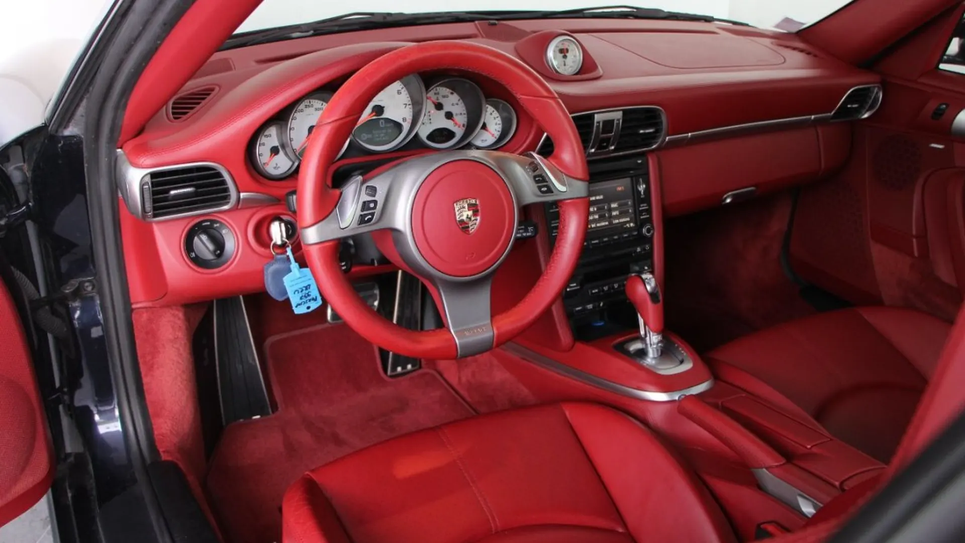 Porsche 911 — photo 8