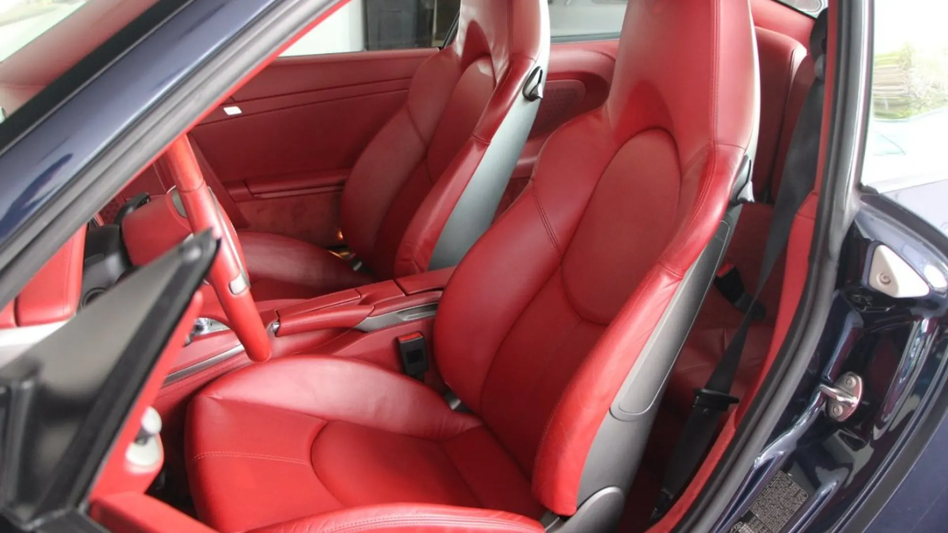 Porsche 911 — photo 9