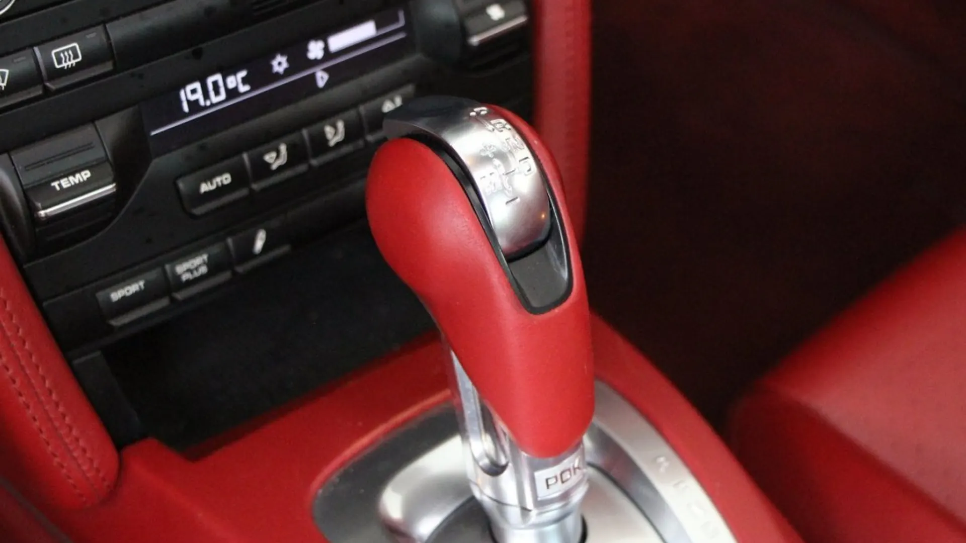 Porsche 911 — photo 16