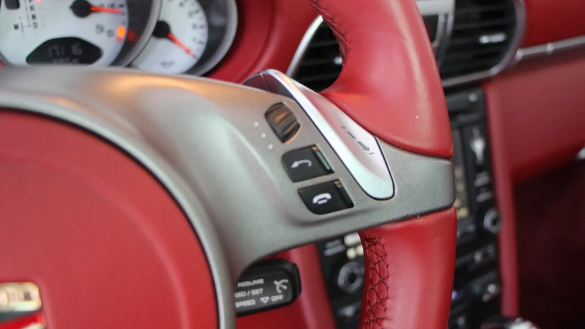 Porsche 911 — photo 14