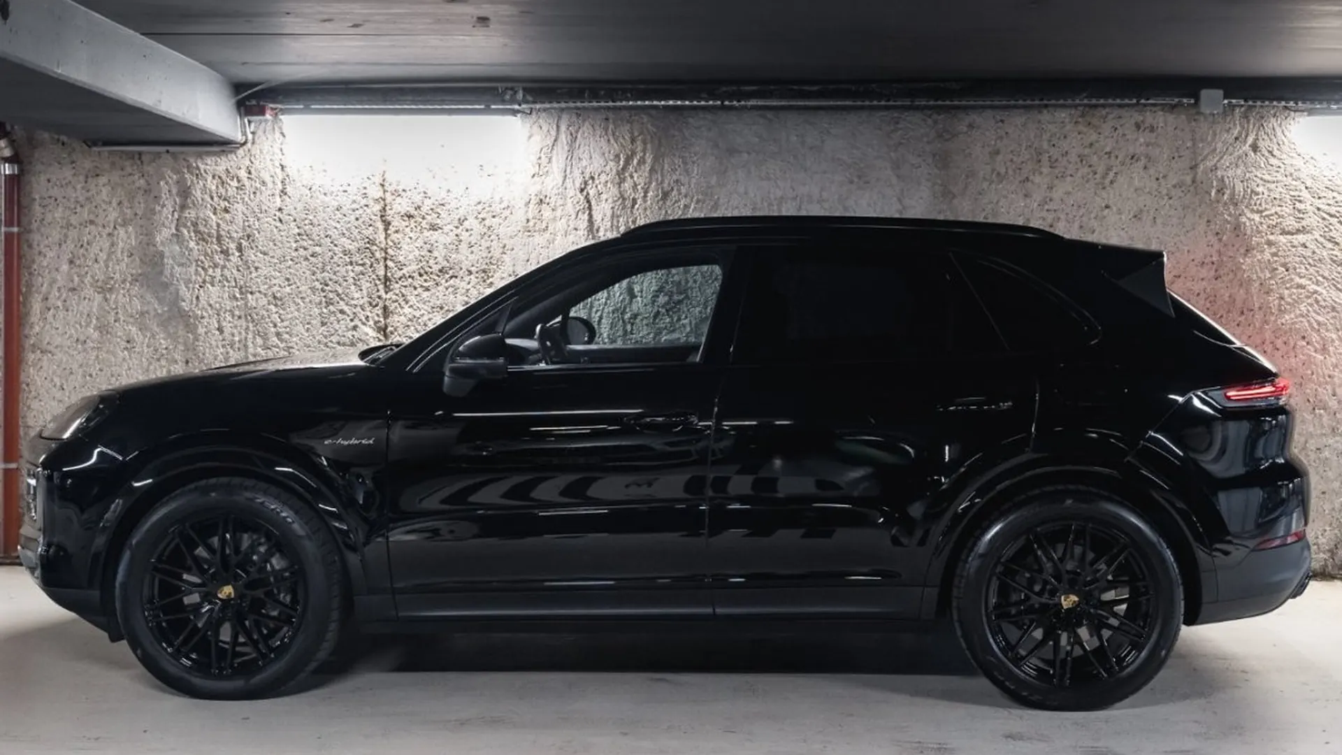 Porsche Cayenne — photo 8