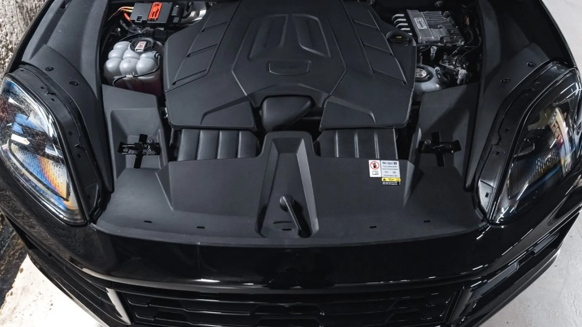 Porsche Cayenne — photo 43