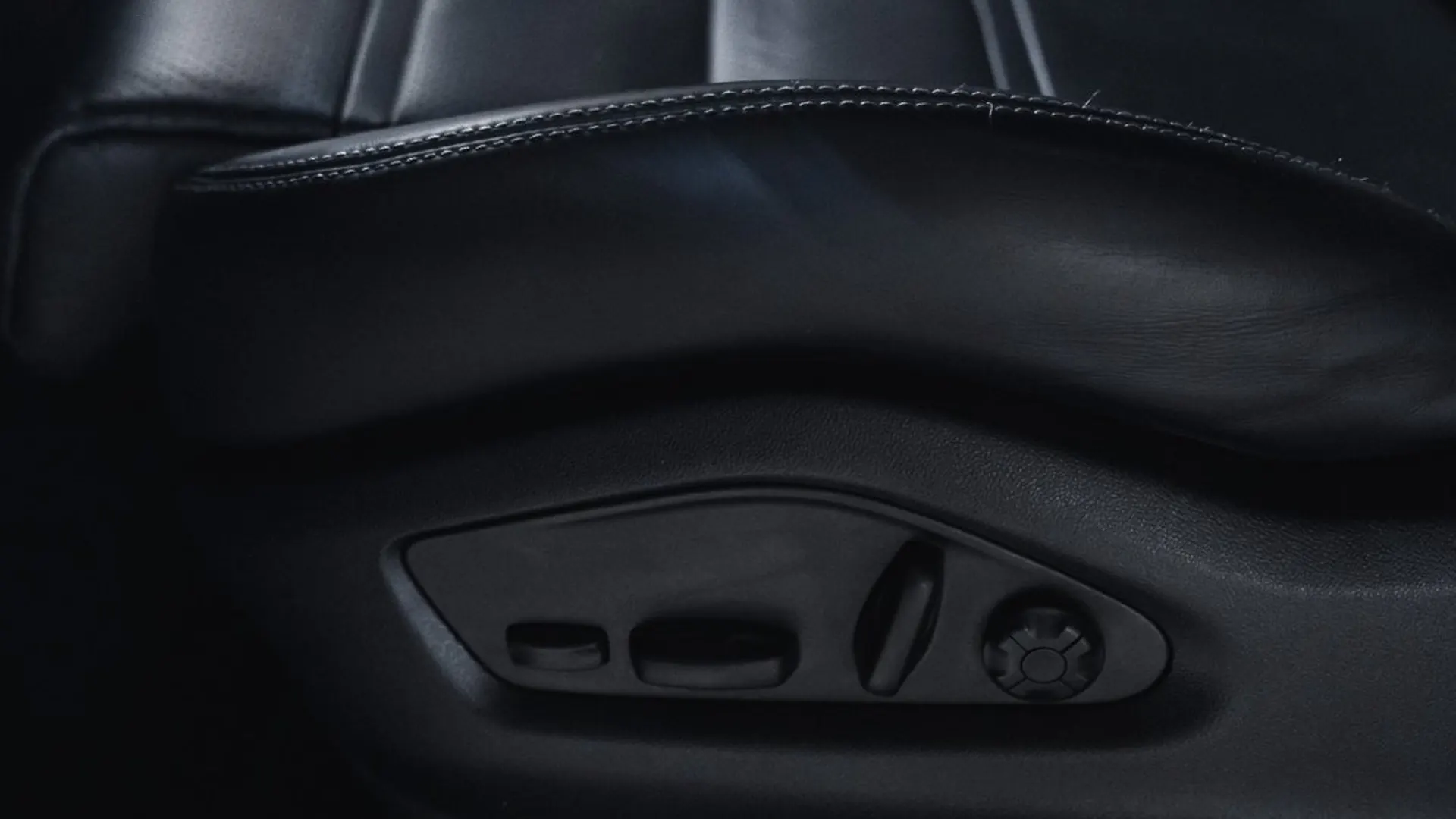 Porsche Cayenne — photo 25