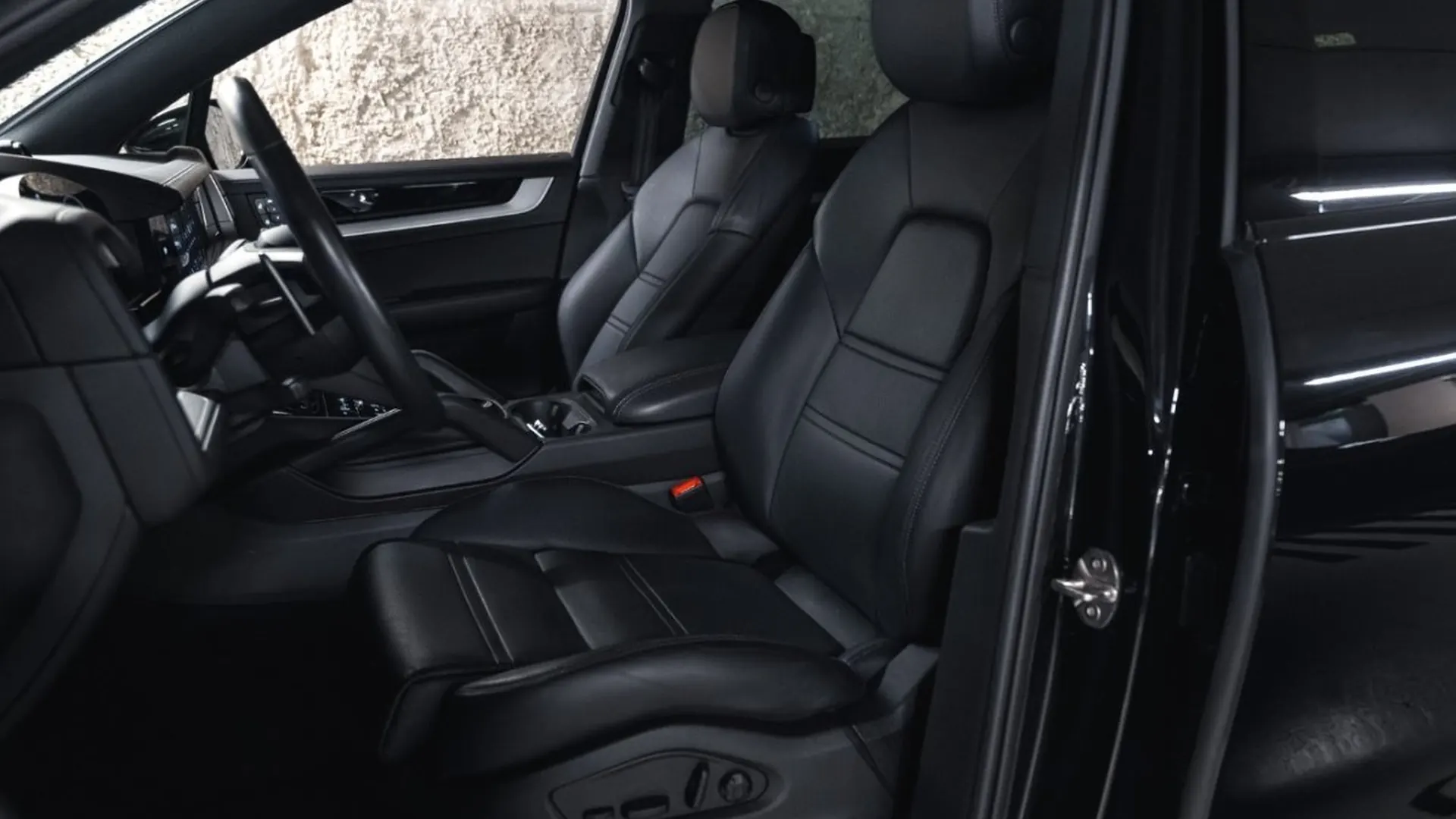 Porsche Cayenne — photo 26