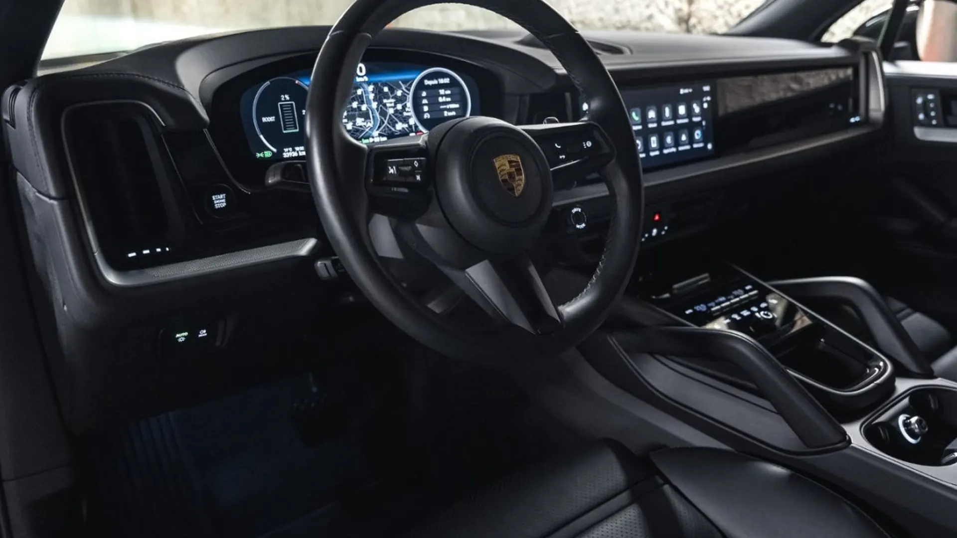 Porsche Cayenne — photo 28
