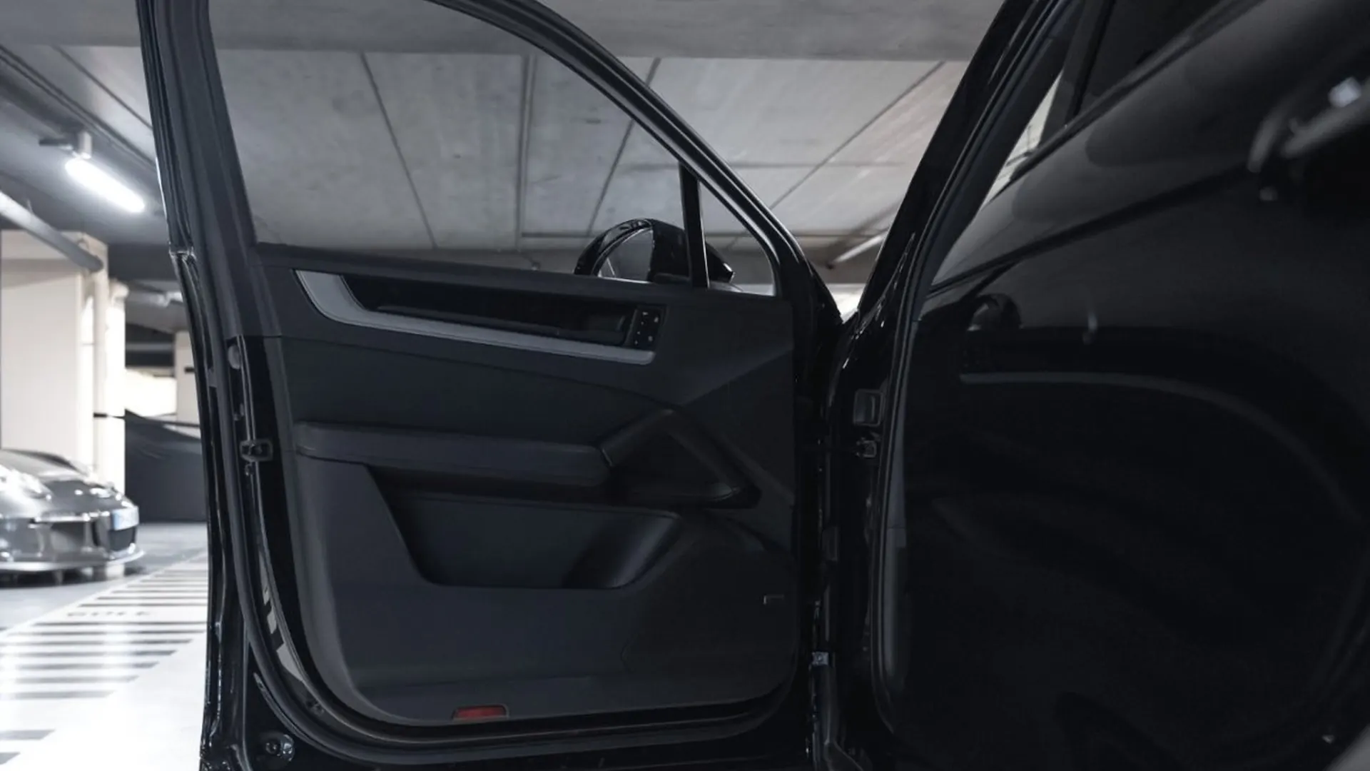 Porsche Cayenne — photo 22
