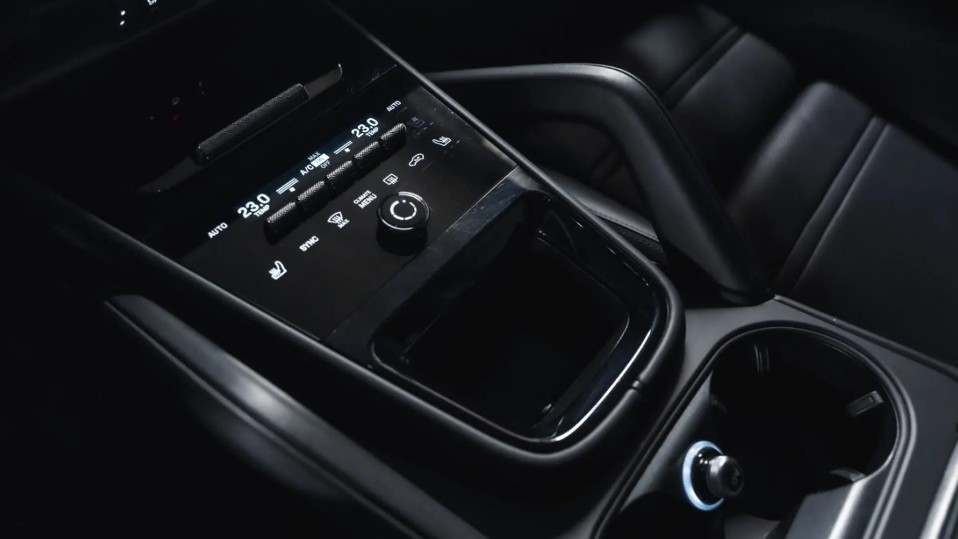 Porsche Cayenne — photo 37
