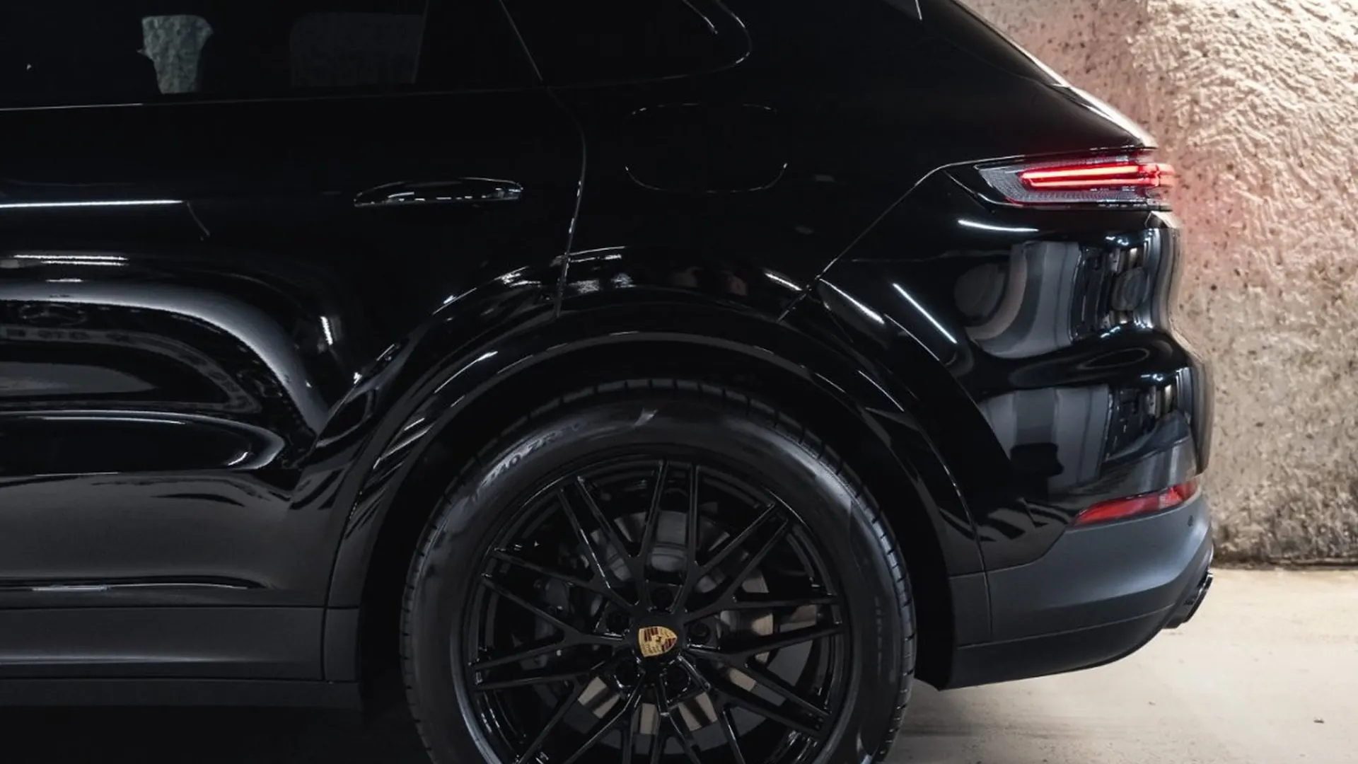 Porsche Cayenne — photo 11