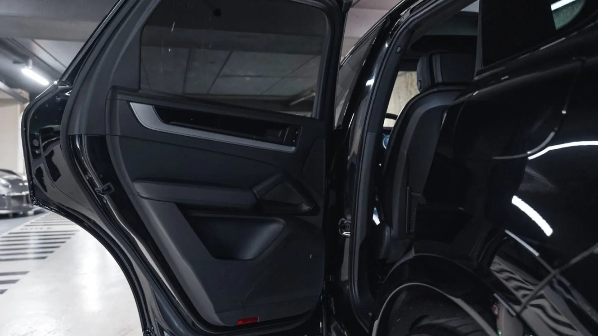 Porsche Cayenne — photo 39