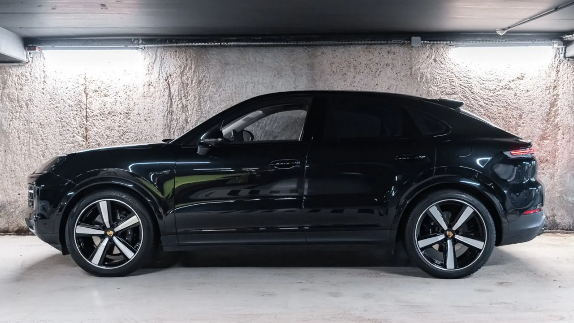 Porsche Cayenne — photo 7