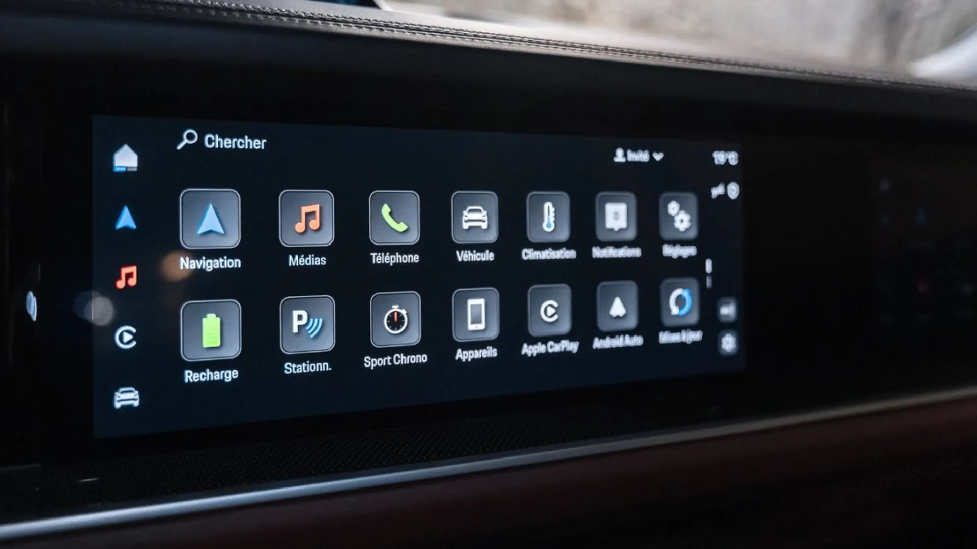 Porsche Cayenne — photo 32