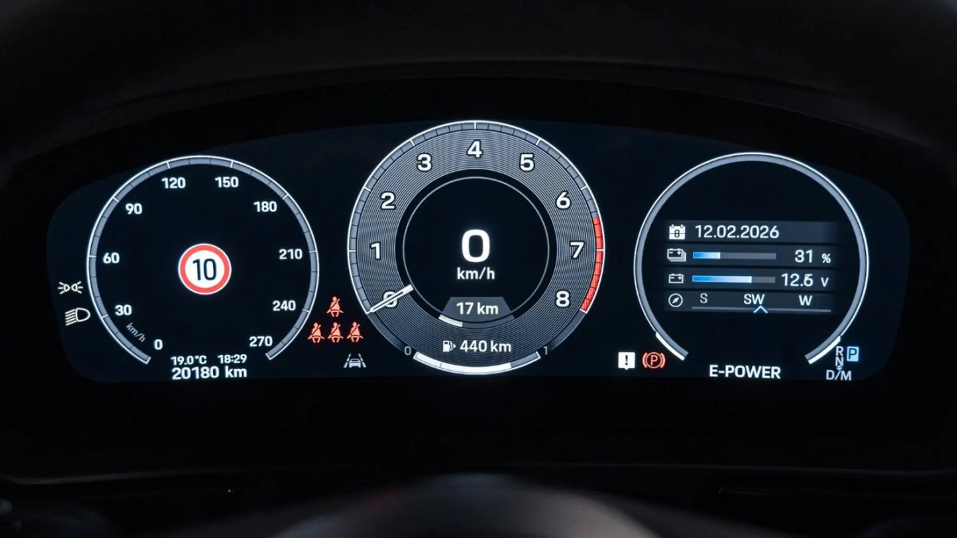 Porsche Cayenne — photo 28