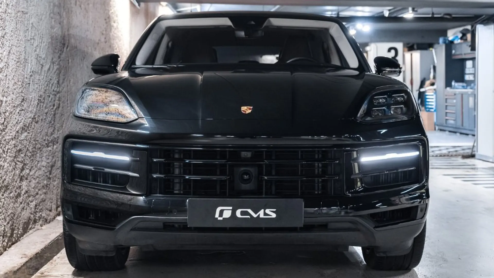 Porsche Cayenne — photo 2