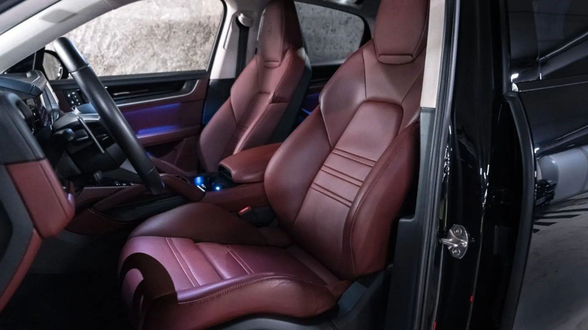Porsche Cayenne — photo 24