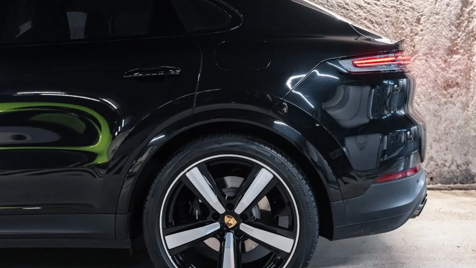 Porsche Cayenne — photo 11