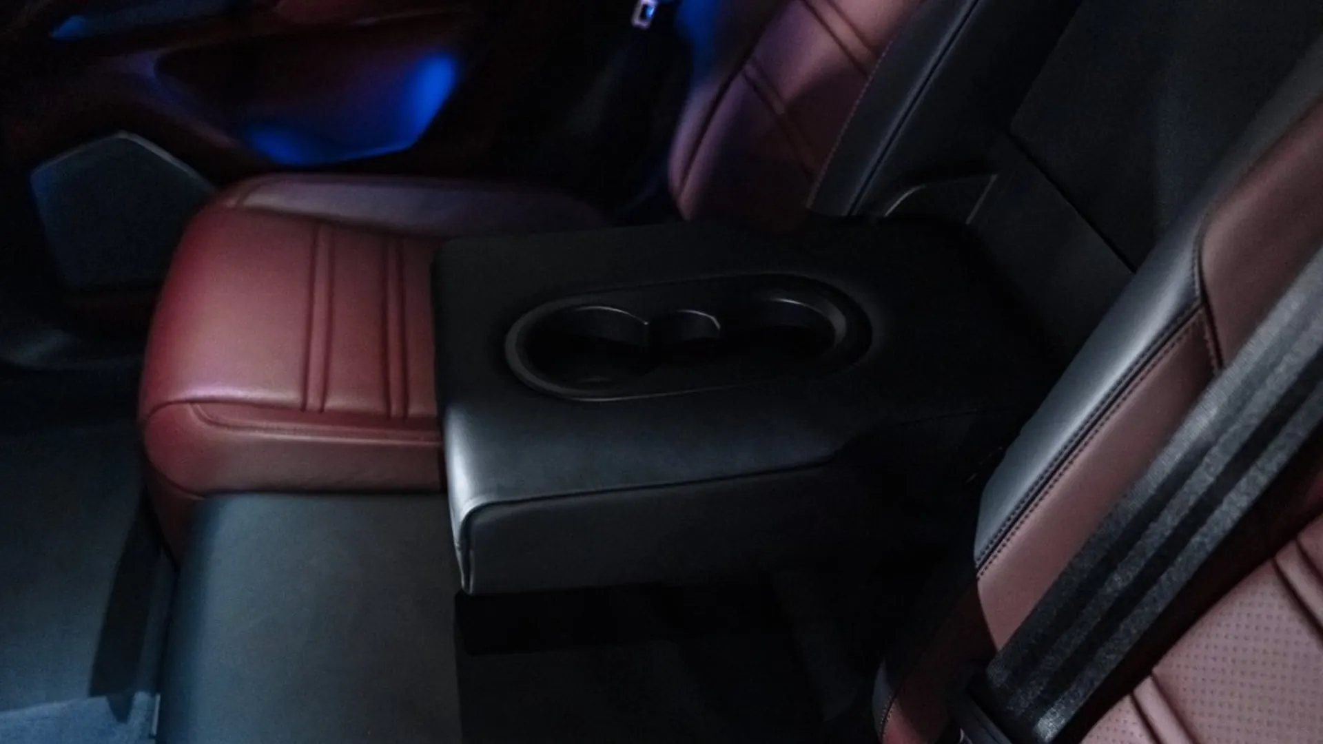 Porsche Cayenne — photo 40