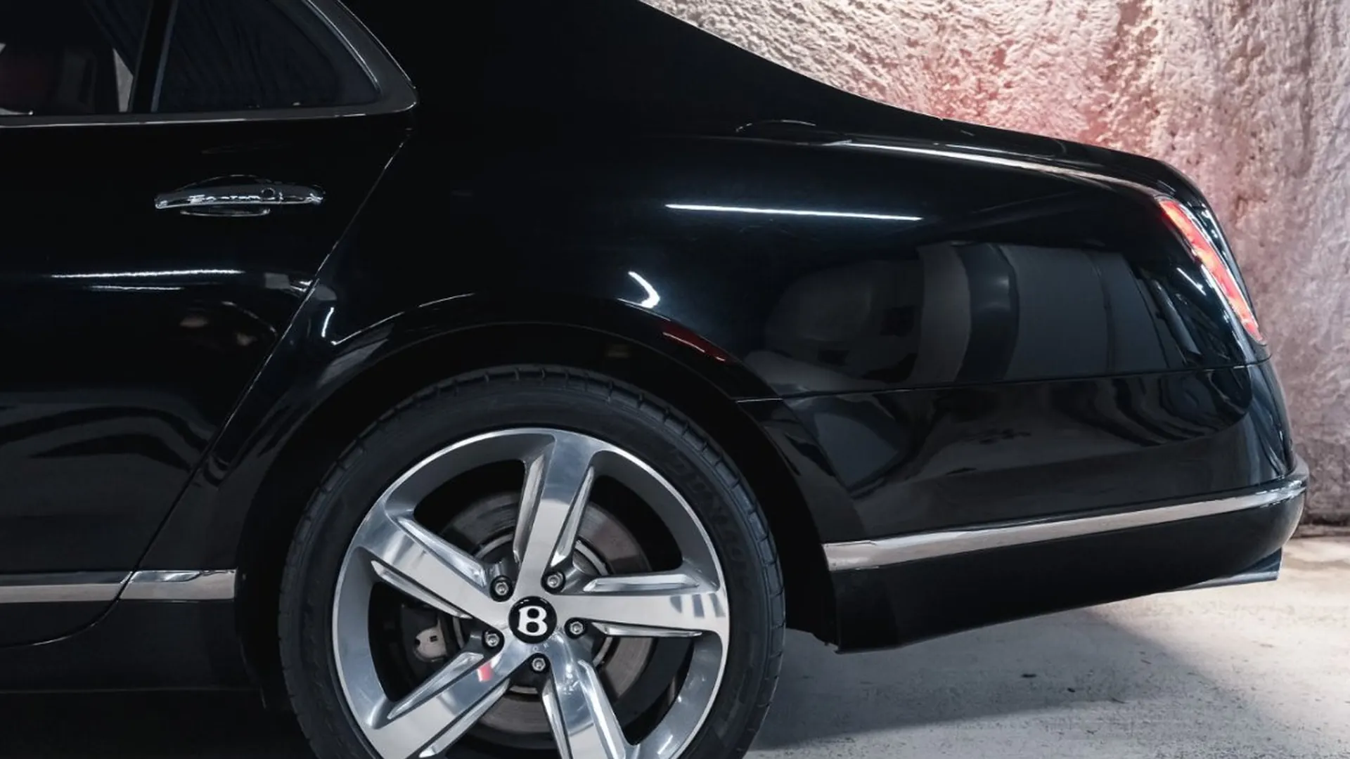 Bentley Mulsanne — photo 14