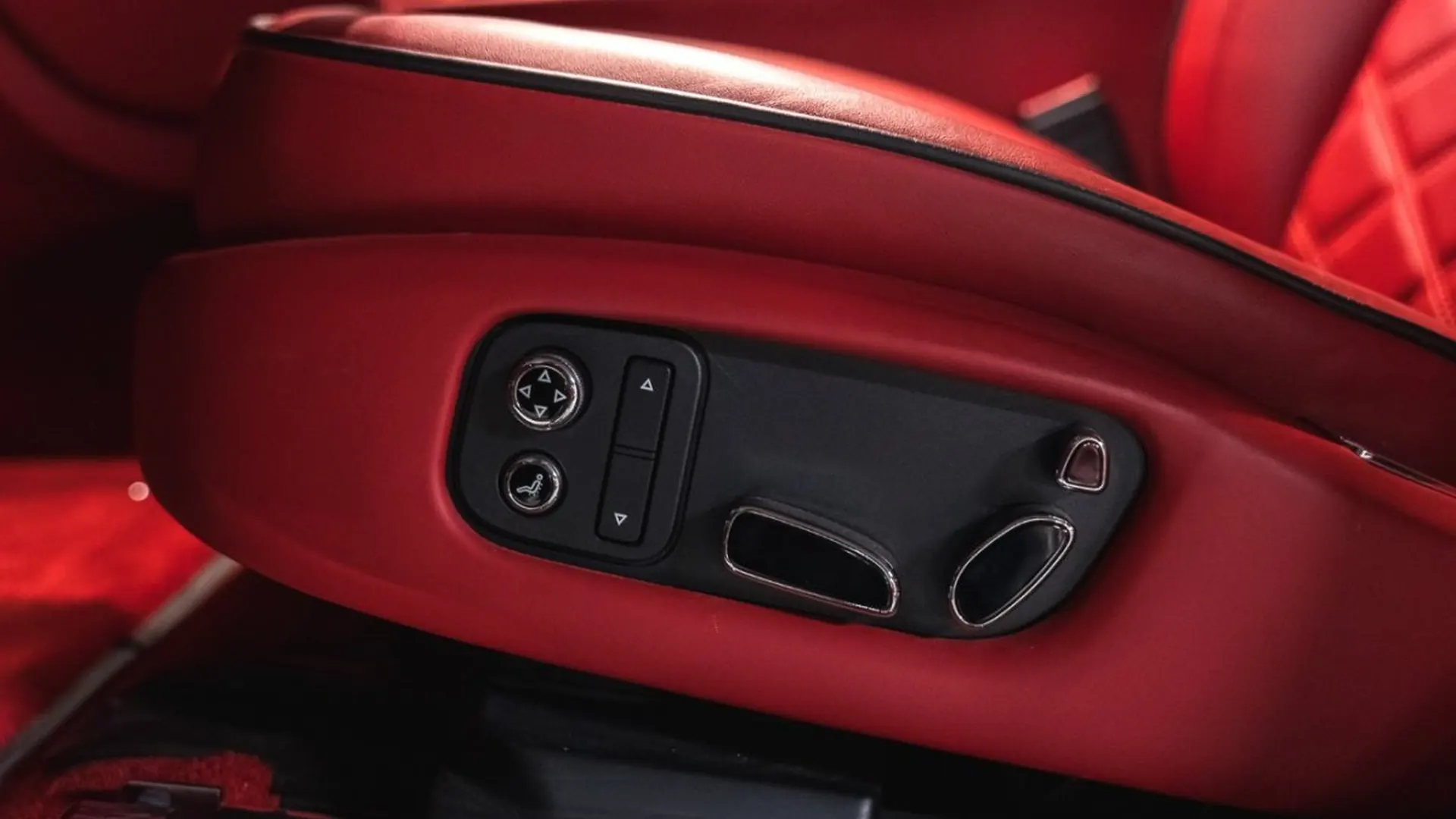 Bentley Mulsanne — photo 31