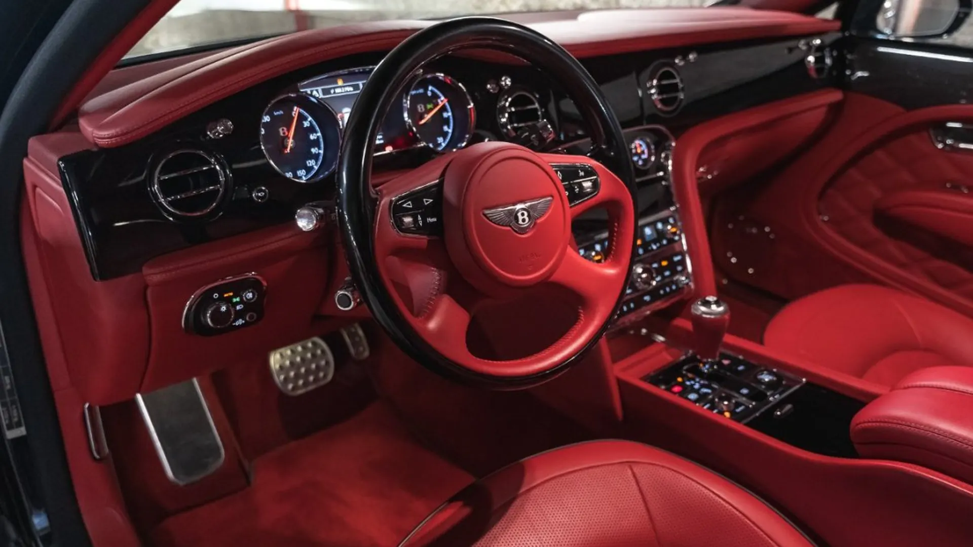 Bentley Mulsanne — photo 36