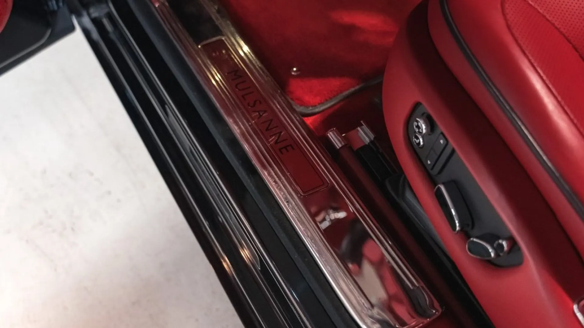 Bentley Mulsanne — photo 30