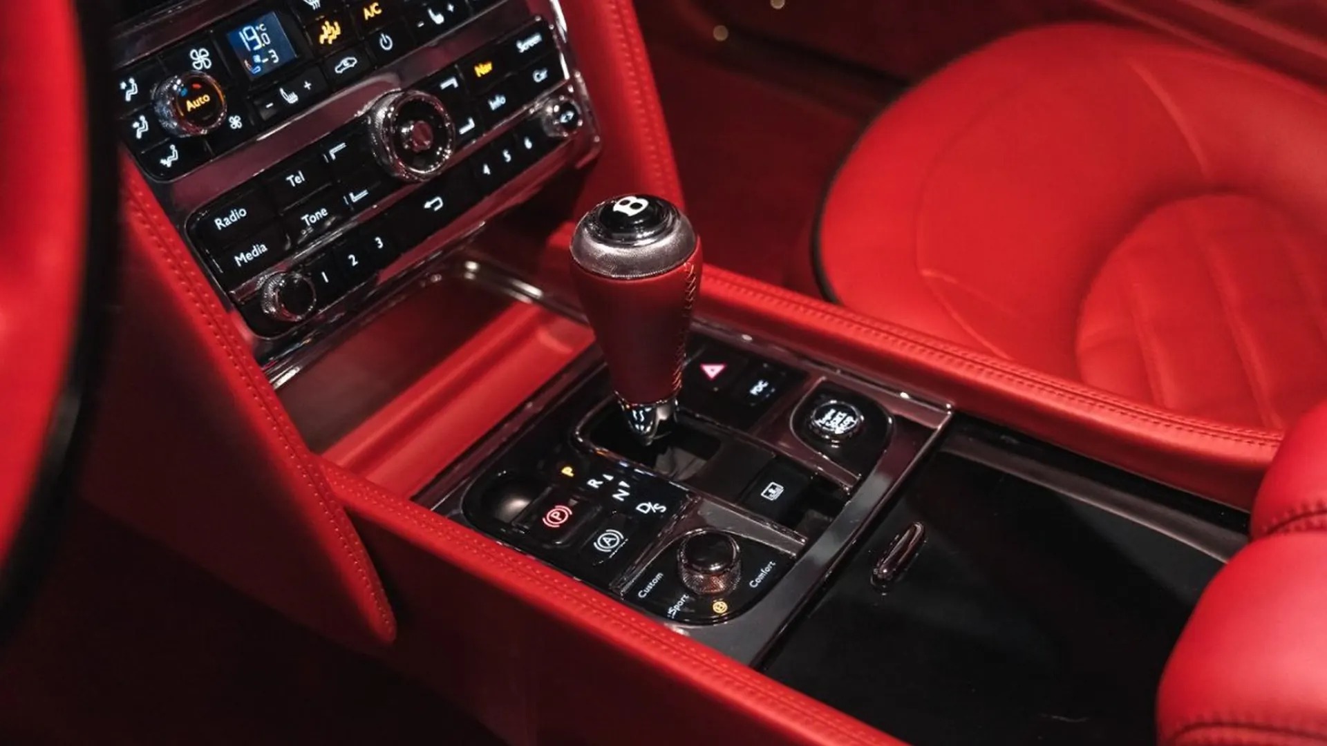 Bentley Mulsanne — photo 45