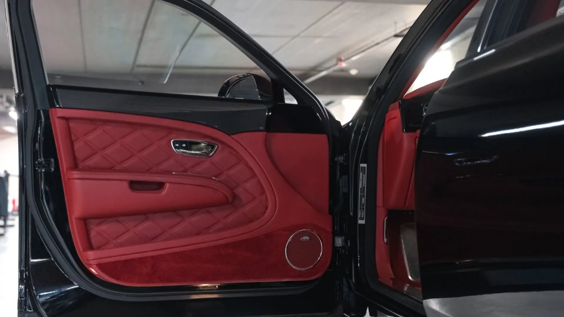 Bentley Mulsanne — photo 24