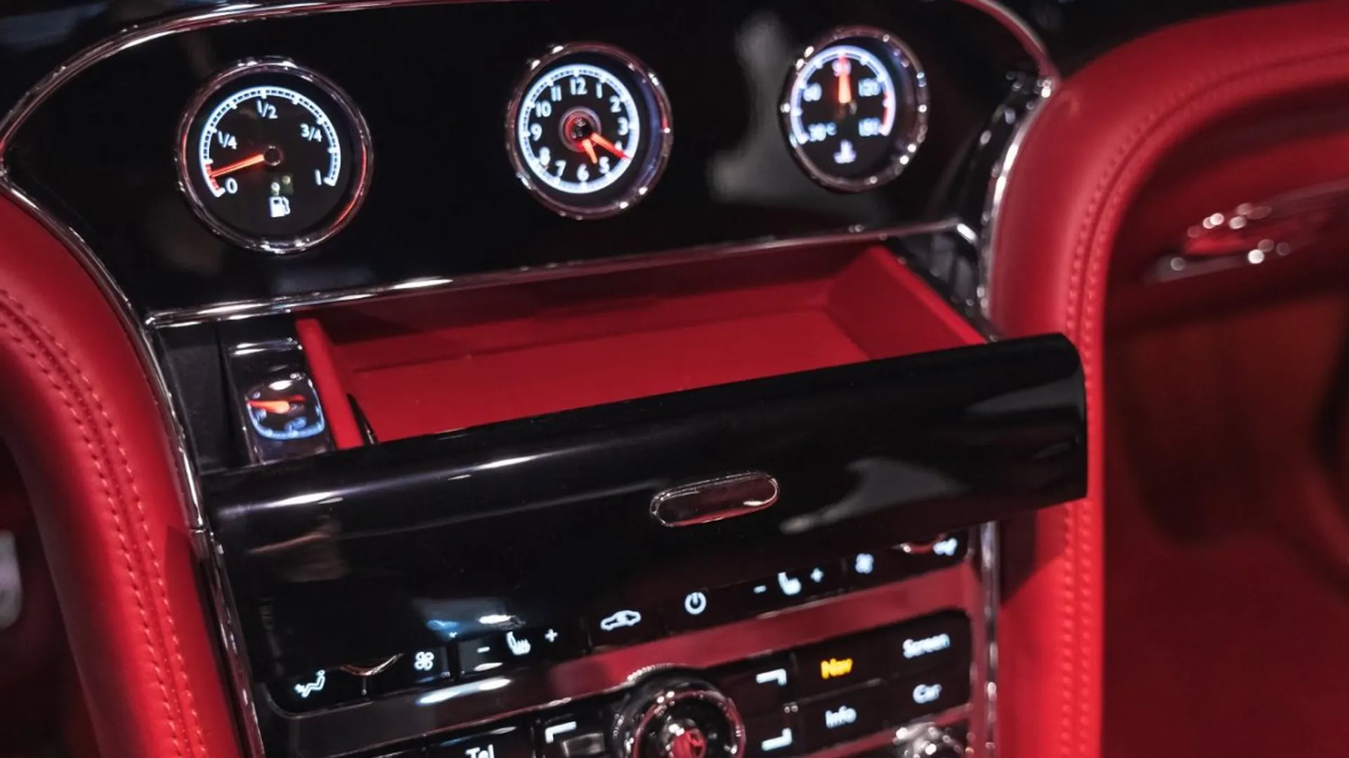 Bentley Mulsanne — photo 43