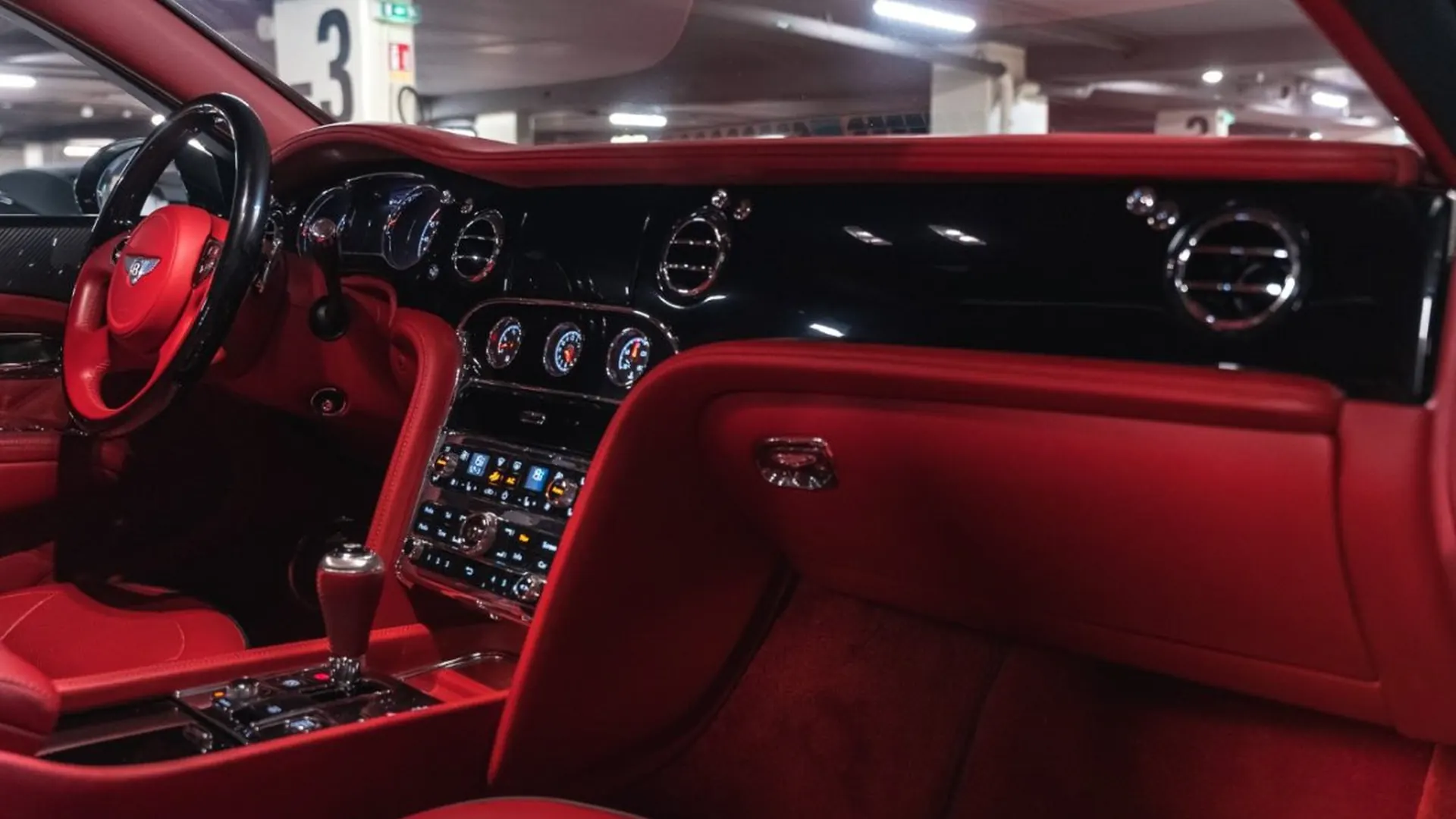 Bentley Mulsanne — photo 49